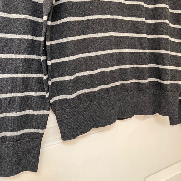 NWOT Calvin Klein Men’s Gray & White Striped Crewneck Sweater - Picture 3 of 12